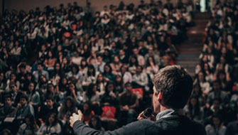 蘭州立正企業(yè)管理咨詢(xún)有限公司創(chuàng)辦于2007年，定位于提供各類(lèi)企業(yè)所需的咨詢(xún)和培訓(xùn)服務(wù)。

給予客戶(hù)高質(zhì)量的服務(wù)于高價(jià)值的回報(bào)，將自身打造成為“鷹的個(gè)人，雁的團(tuán)隊(duì)”的專(zhuān)業(yè)培訓(xùn)機(jī)構(gòu)。

公司基于對(duì)本土企業(yè)的深刻理解，以服務(wù)企業(yè)為宗旨，以專(zhuān)注、專(zhuān)業(yè)為向?qū)В蚱髽I(yè)提供具有針對(duì)性的培訓(xùn)。