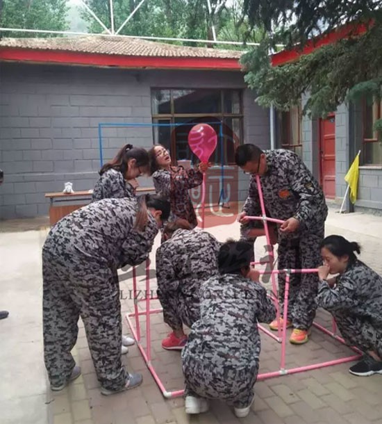 培訓快訊培訓時間：8月19.20日培訓單位：天水某一中培訓課程：拓展培訓人數(shù)：拓展16觀摩人員5人蘭州戶外拓展