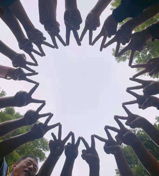 培訓(xùn)快訊培訓(xùn)時間：7月15--16日培訓(xùn)地點：白銀四龍培訓(xùn)單位：三所小學(xué)培訓(xùn)課程：拓展培訓(xùn)人數(shù)：85人